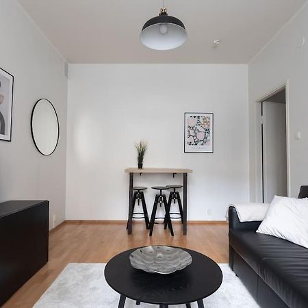 Kodikas Huoneisto Helsingin Keskustassa Appartamento Helsinki Esterno foto